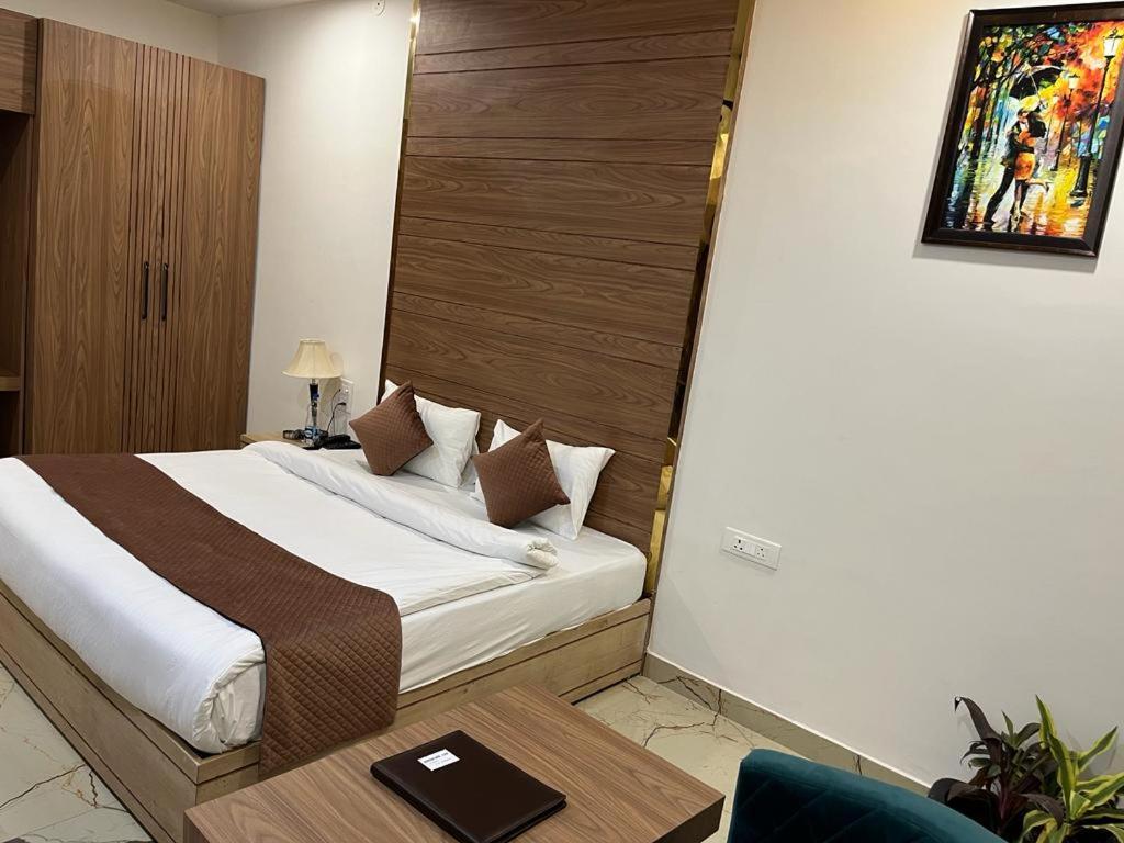 Hotel Eco Park Rewa Ngoại thất bức ảnh